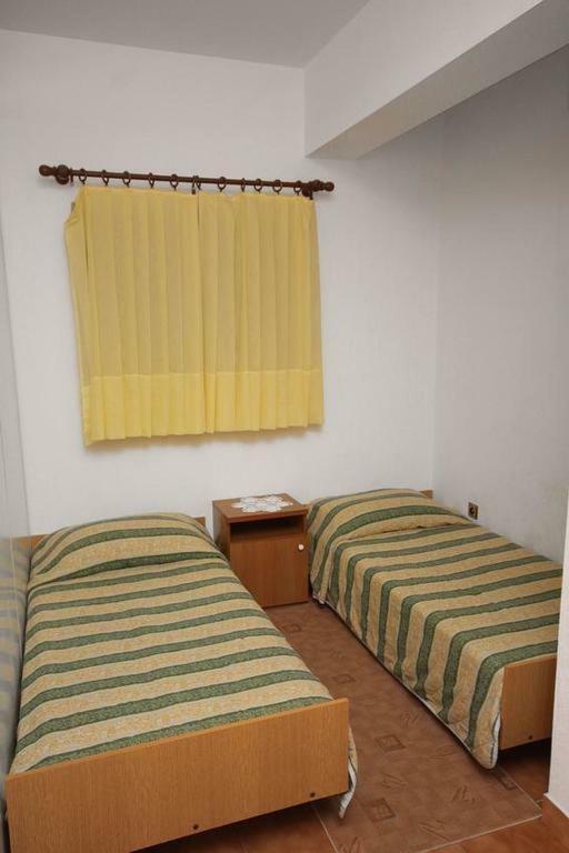 Apartmani Ujdur Омиш Экстерьер фото