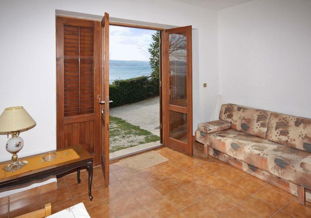 Apartmani Ujdur Омиш Экстерьер фото