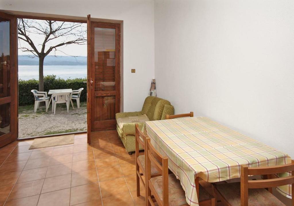 Apartmani Ujdur Омиш Экстерьер фото